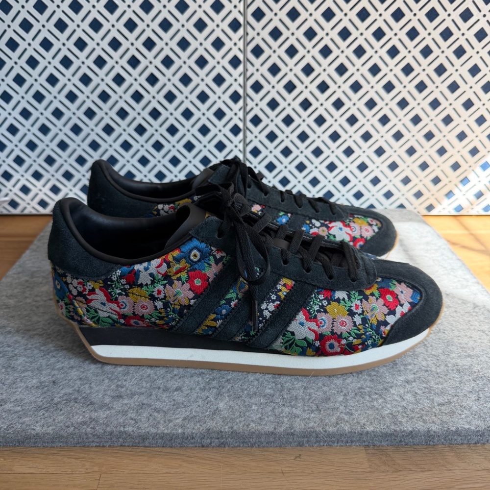 Liberty London x adidas Women's Country OG 'Floral Embroidery' in Black (Women)